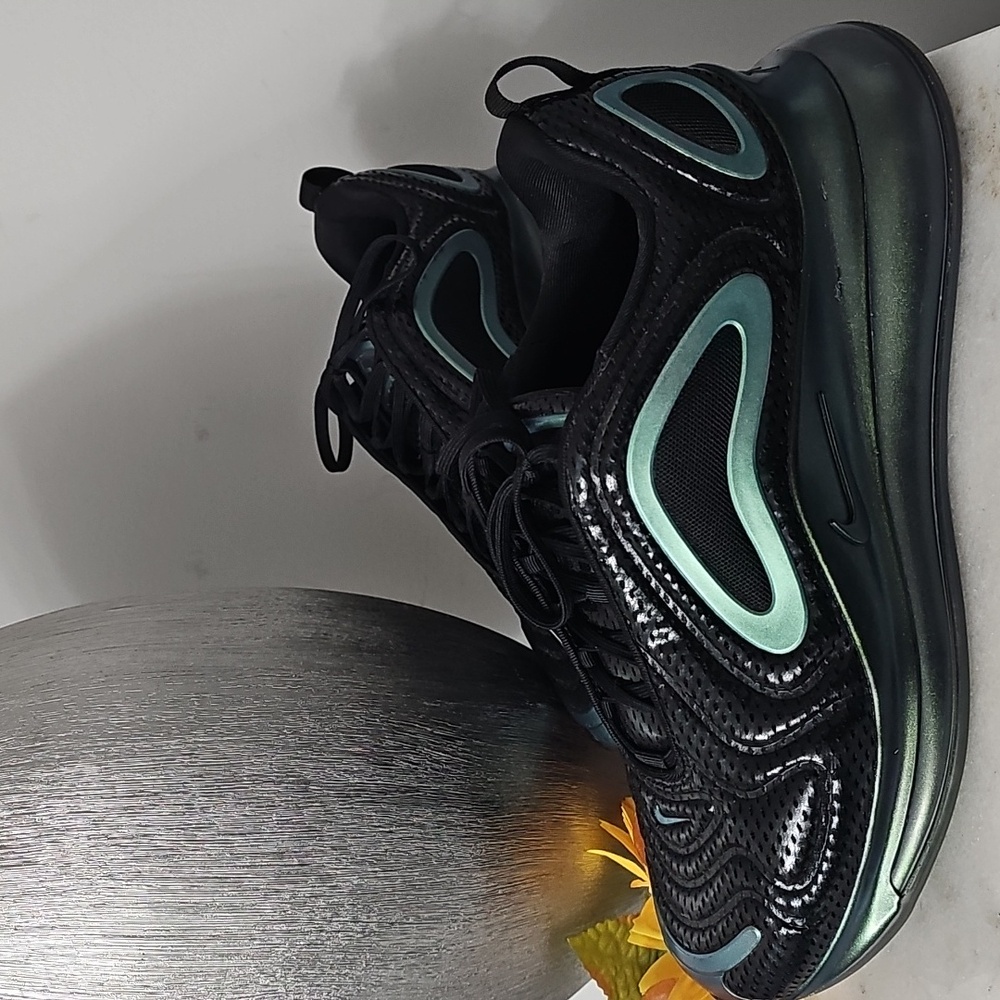 Nike Air Max 720 - Picture 2 of 7
